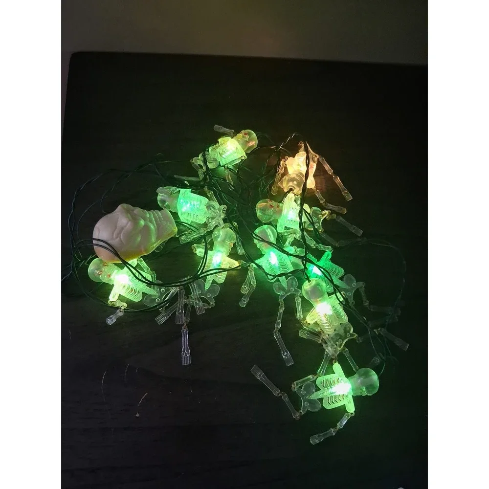 Vintage Halloween Skeleton String Lights Flashing Dangling Skeletons works